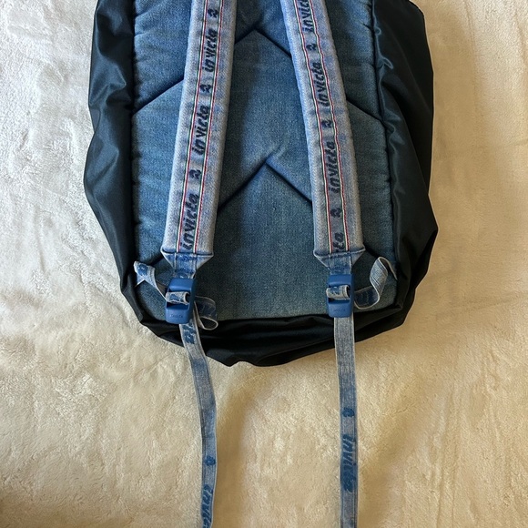 Invicta Jolly III Vintage Icon Padded Blue Backpack - Picture 5 of 5